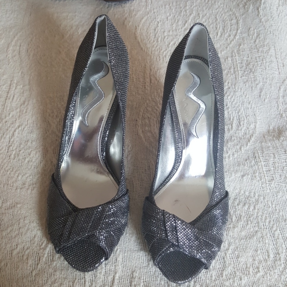 Nina Shoes Silver Metallic Never Used Size 10M